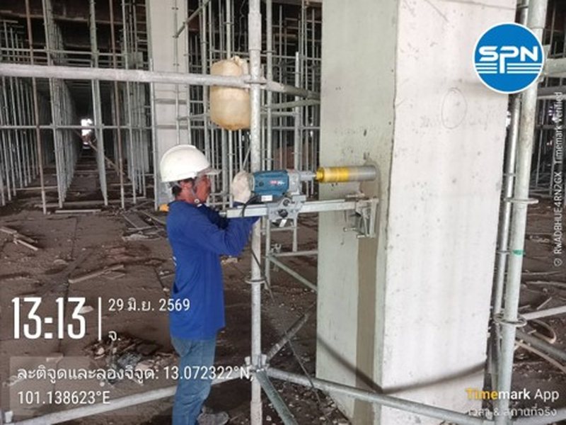 Concrete Coring — เจาะเก็บแท่งคอนกรีตแนวนอนจากเสาโครงสร้างด้วยเครื่องเจาะกระบอกเพชร