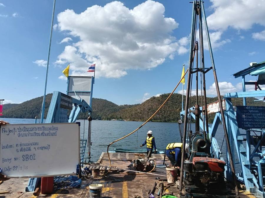 เจาะสำรวจดินหน้าเขื่อน โครงการออกแบบก่อสร้างสะพาน จ.กาญจนบุรี Soil boring bridge construction design Kanchanaburi