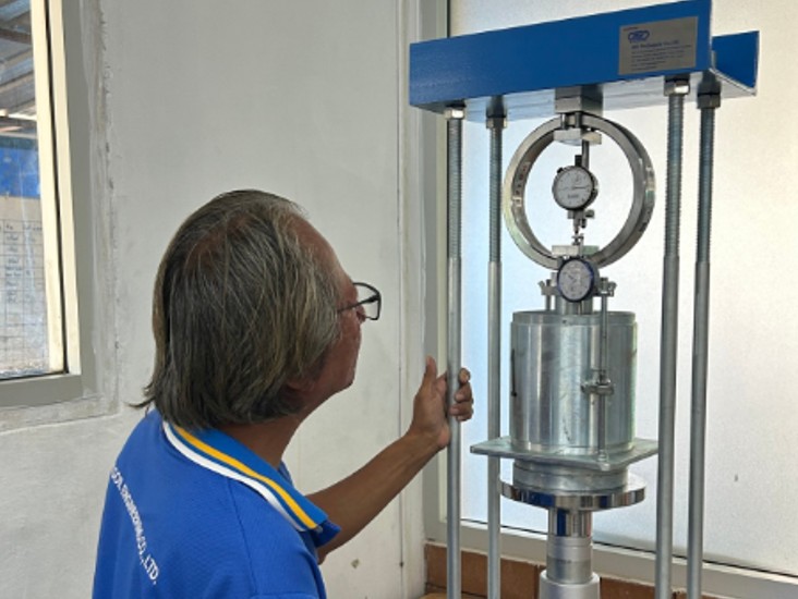 CBR Test California Bearing Ratio ASTM D1883 SPN